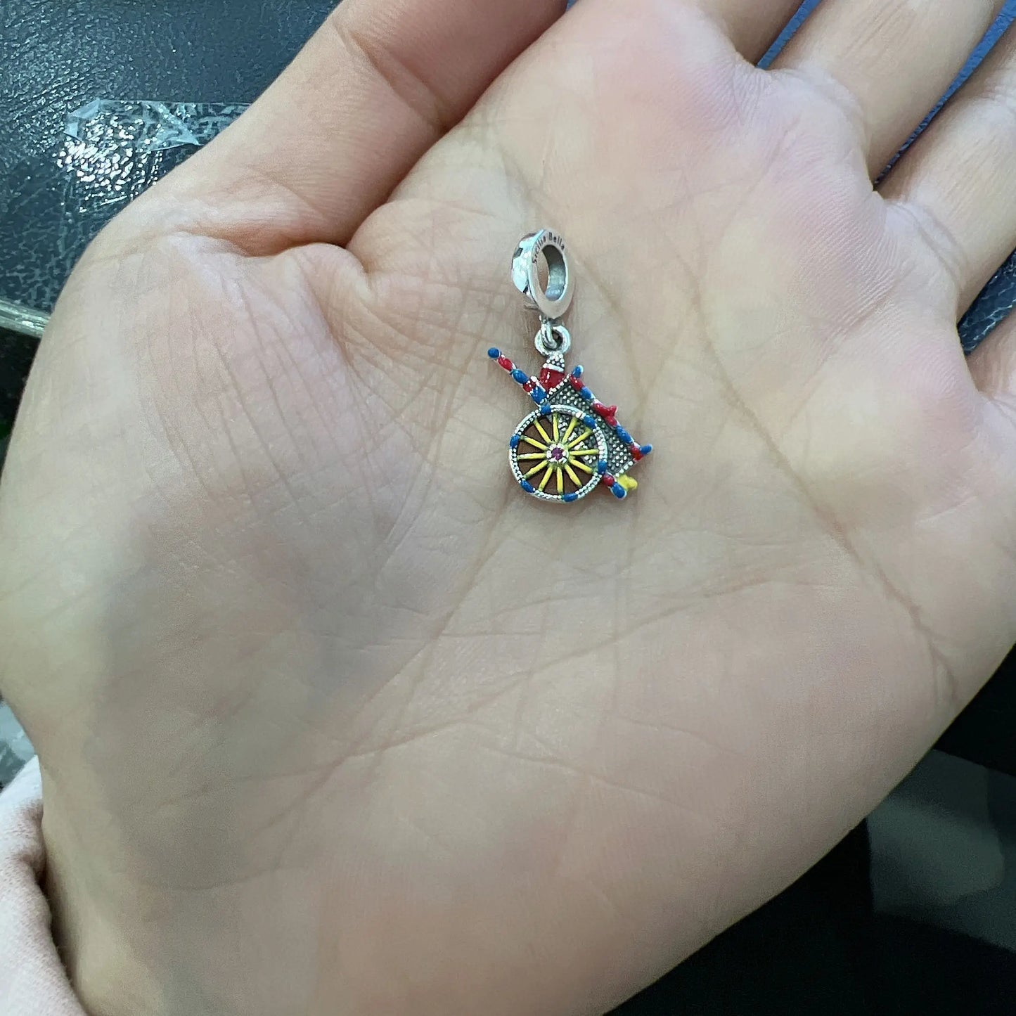 🌎 Flag Charm - Build Your Story